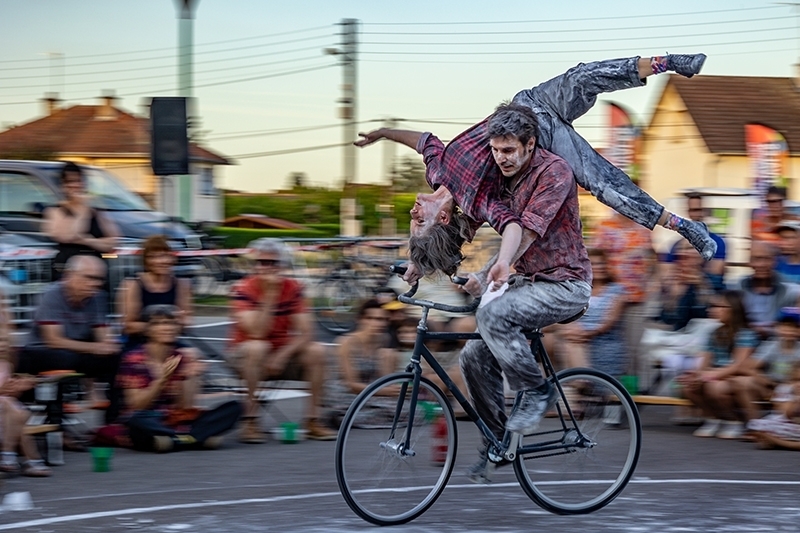 vélo art rue acrobatie cnarep cirque